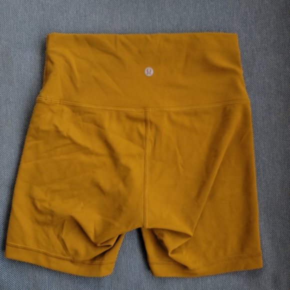 Lululemon Goldspice Wunder Train High-Rise Short 6" - Size 6 - Picture 4 of 5